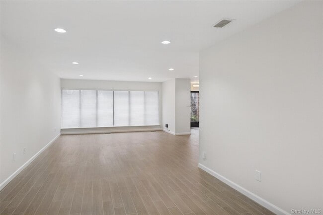 Building Photo - 70 Pheasant Run