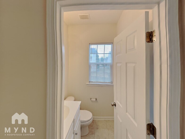 Building Photo - 10629 Claude Freeman Dr