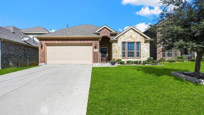 Building Photo - 2025 Lake Vista Dr