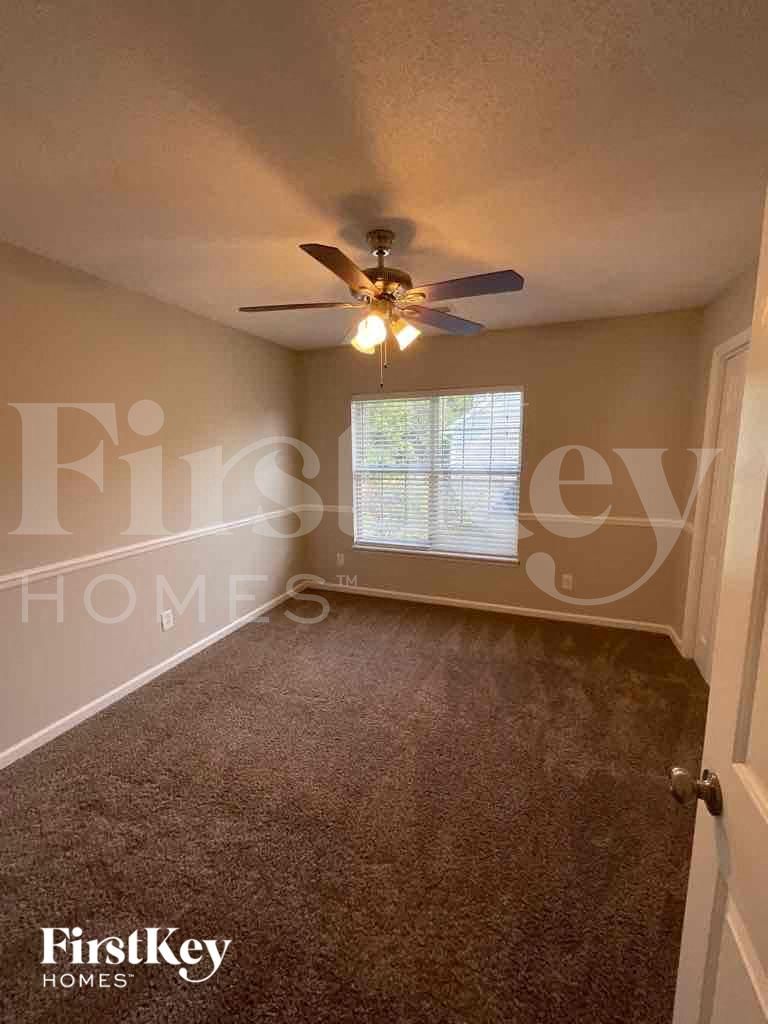 Building Photo - 3396 Forest Glen Dr