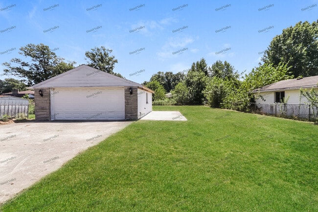 Building Photo - 4315 Clarene Dr