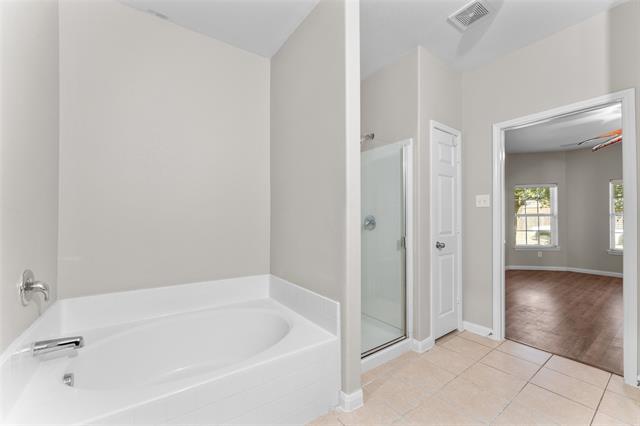 Building Photo - 504 Riverbed Dr