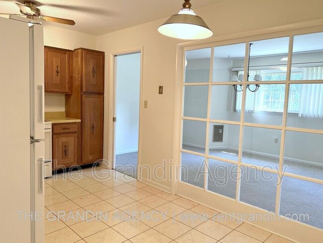 Building Photo - 5260 Crossbow Cir