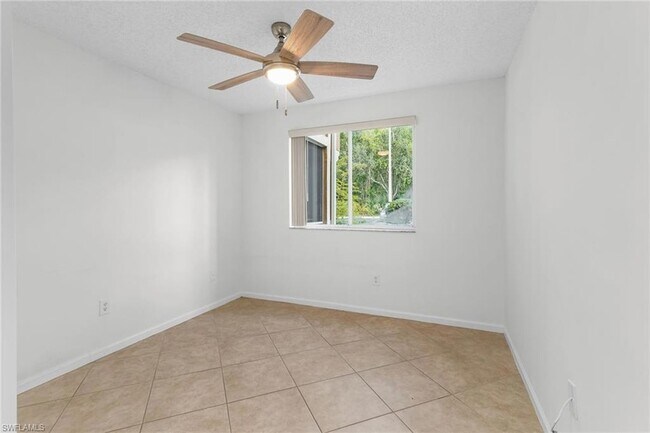 Building Photo - 1810 Florida Club Cir