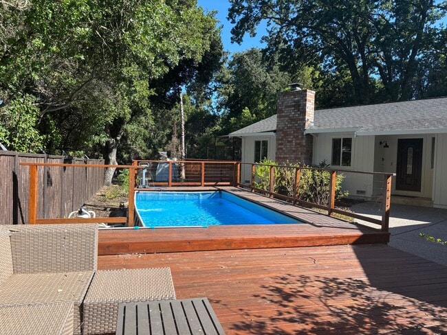 Building Photo - Stunning Ranch-Style Home in Desirable Laf...