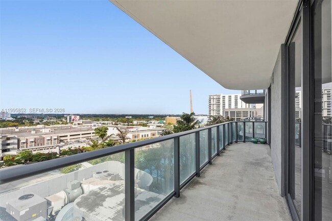 Building Photo - 121 NE 34th St