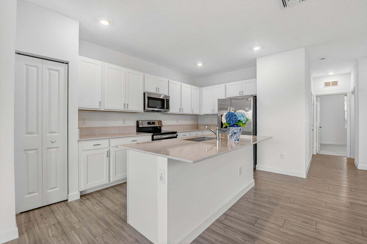 Building Photo - 4645 Meyerson Pl