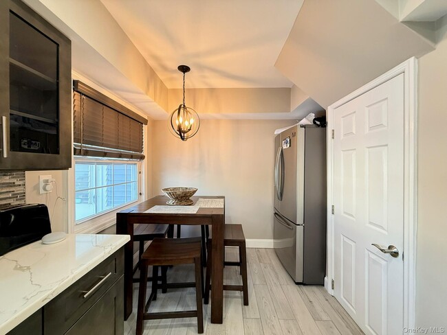 Building Photo - 201 Sydney Ave