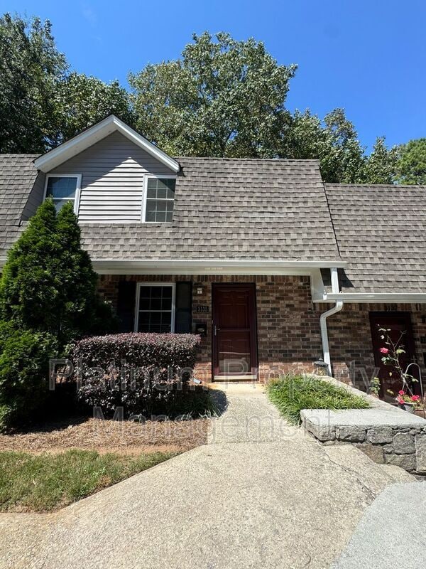 Building Photo - 3135 Reeves St