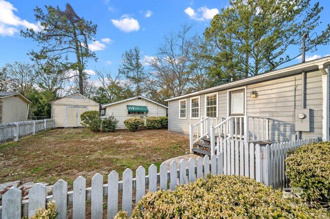 Building Photo - 358 Pecan Ave