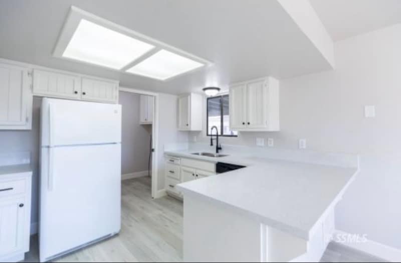 Building Photo - 608 E California Ave