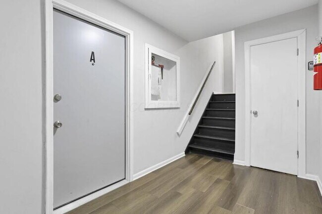 Building Photo - Charming 1BD/1BA