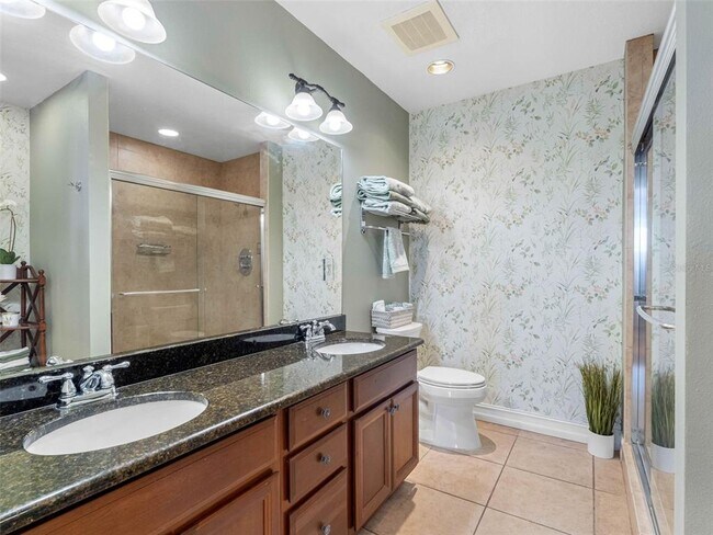 Building Photo - 13941 Clubhouse Dr