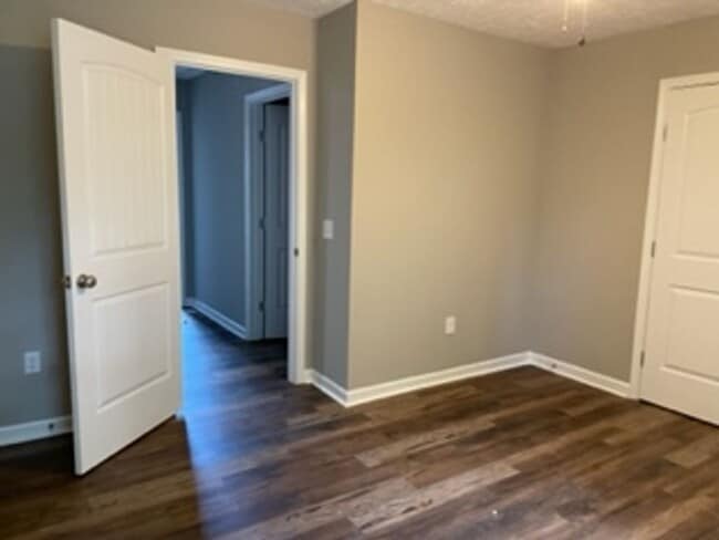 Building Photo - Charming Townhome Minutes from Tim's Ford Lake!