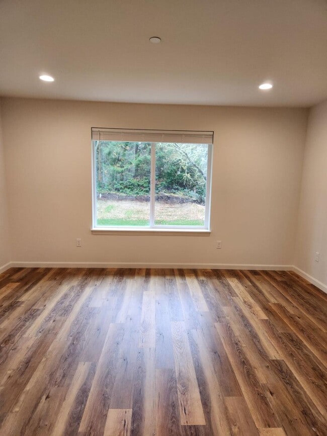 Building Photo - 1319 Park Ln