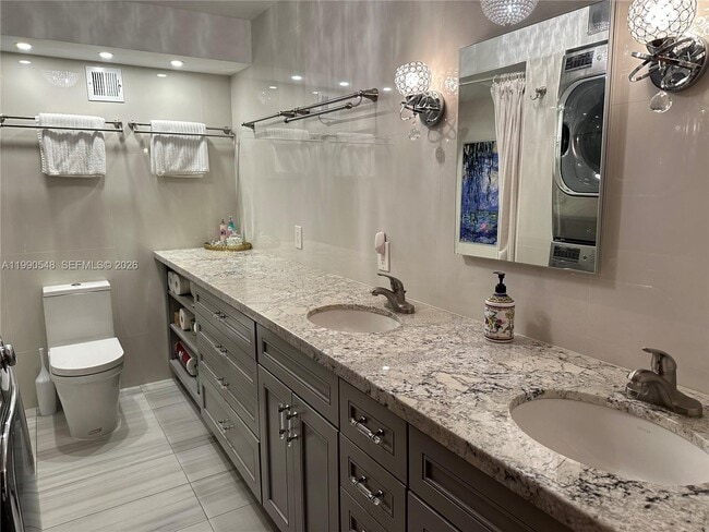 Building Photo - 6039 Collins Ave