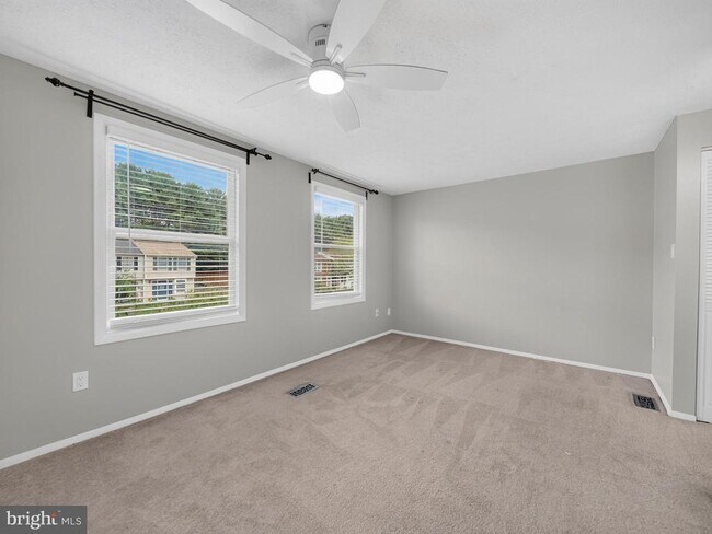 Building Photo - 7648 Fairbanks Ct