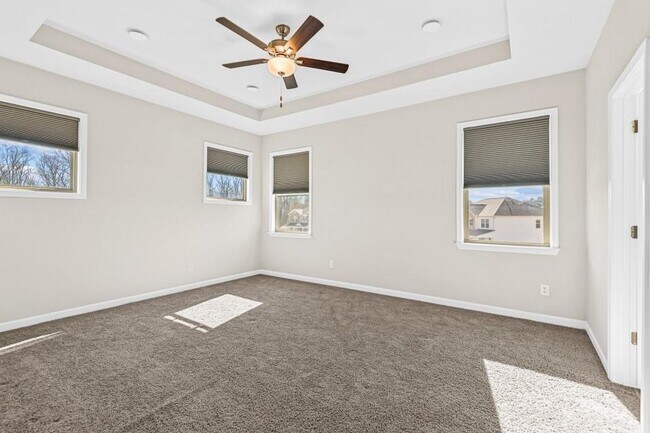 Building Photo - 405 Founders Walk