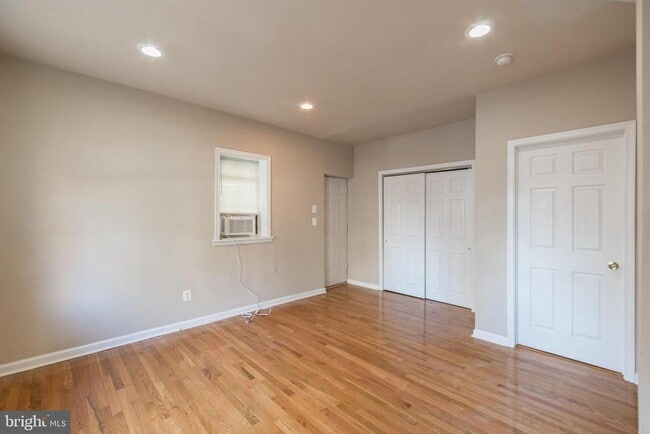 Building Photo - 2100 St Albans St