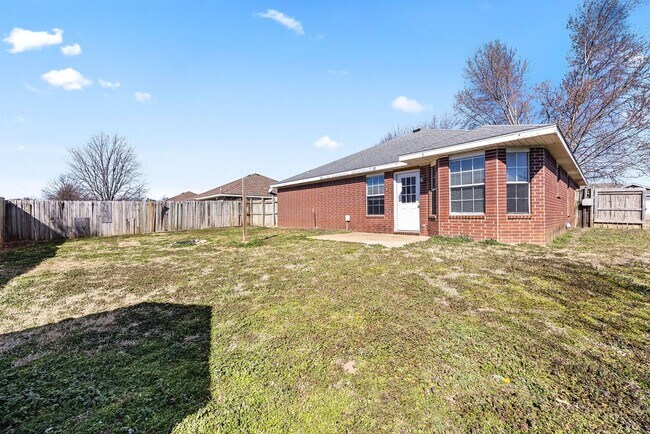 Building Photo - 851 Honeysuckle Dr