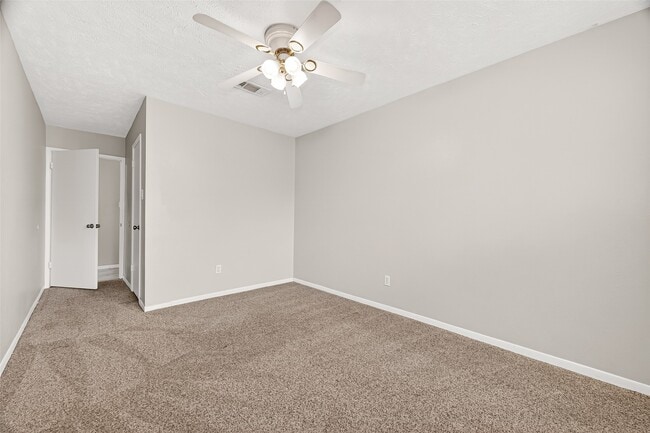 Building Photo - 21318 Park Brook Dr