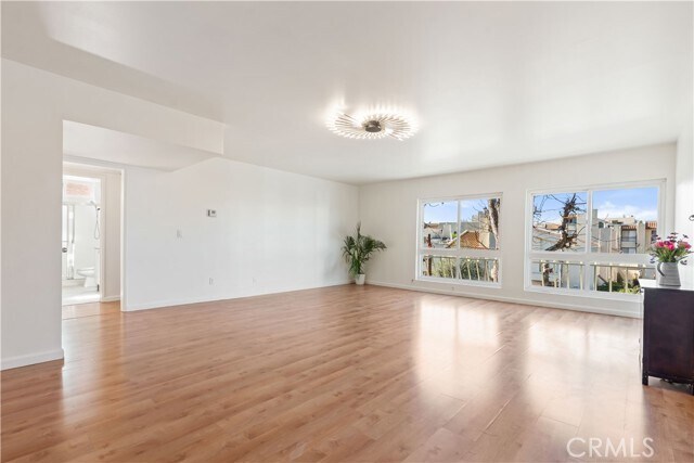 Building Photo - 5250 Zelzah Ave