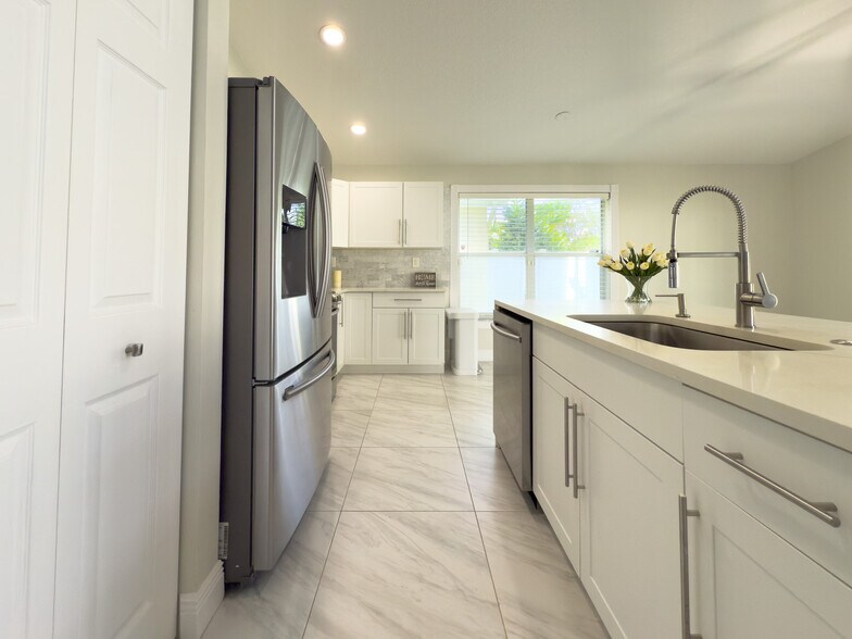 Building Photo - 12204 Sunset Point Cir
