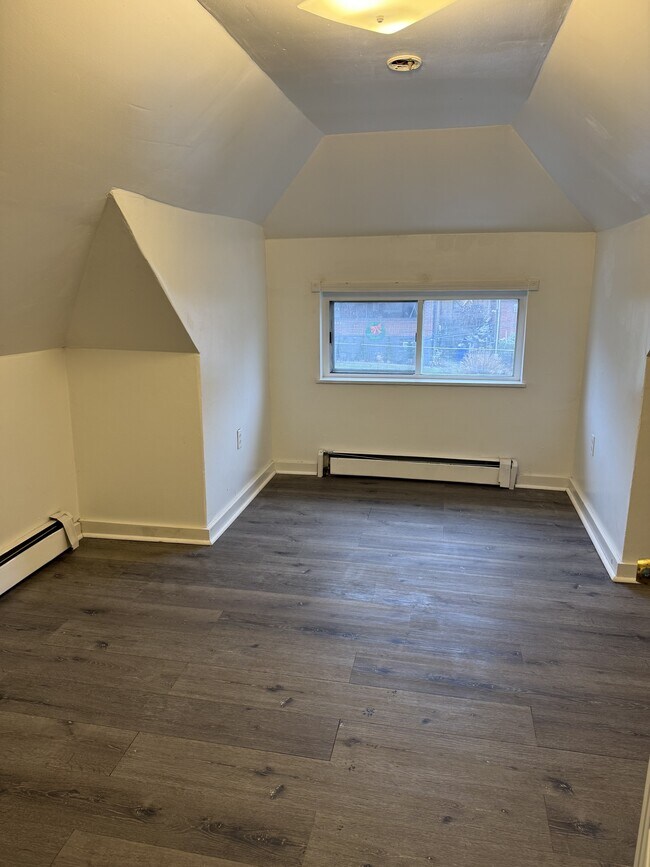 Building Photo - 722 Eureka St