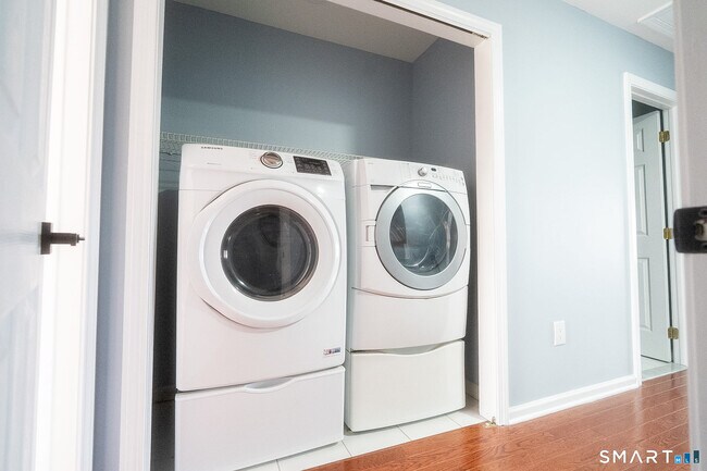 Building Photo - 39 Coram Rd