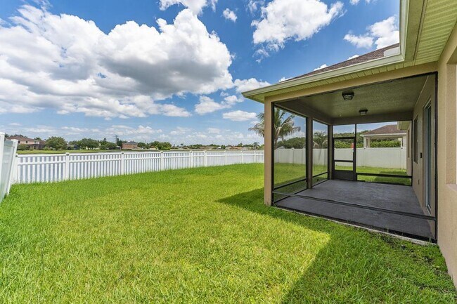 Building Photo - 12845 Sawgrass Pine Cir