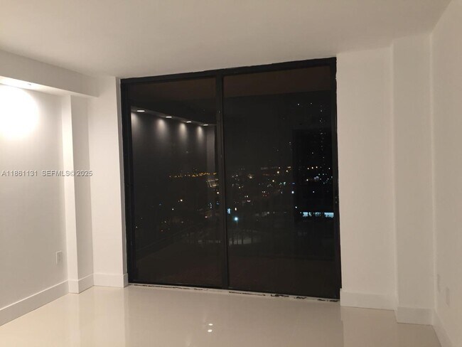 Building Photo - 210 174th St