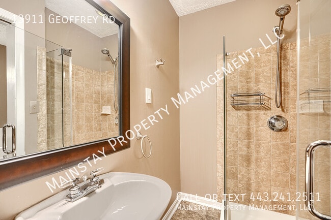 Building Photo - 13911 Geoffrey Rd