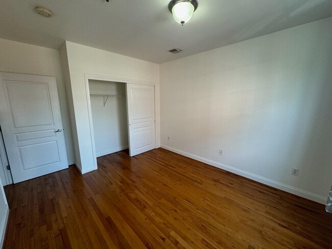 Building Photo - 4401 Park Ave