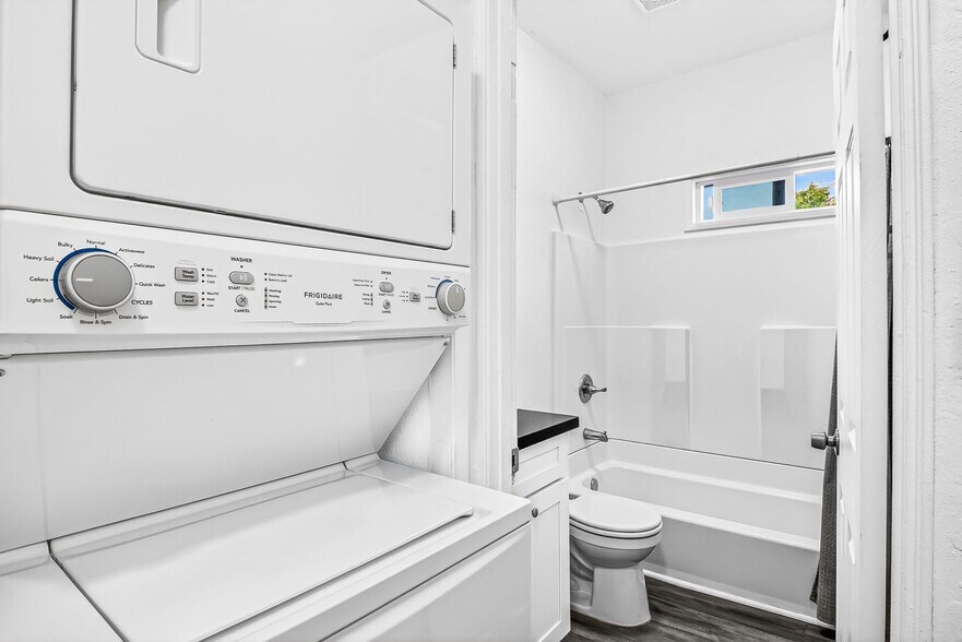 Building Photo - 1503 S Shenandoah St