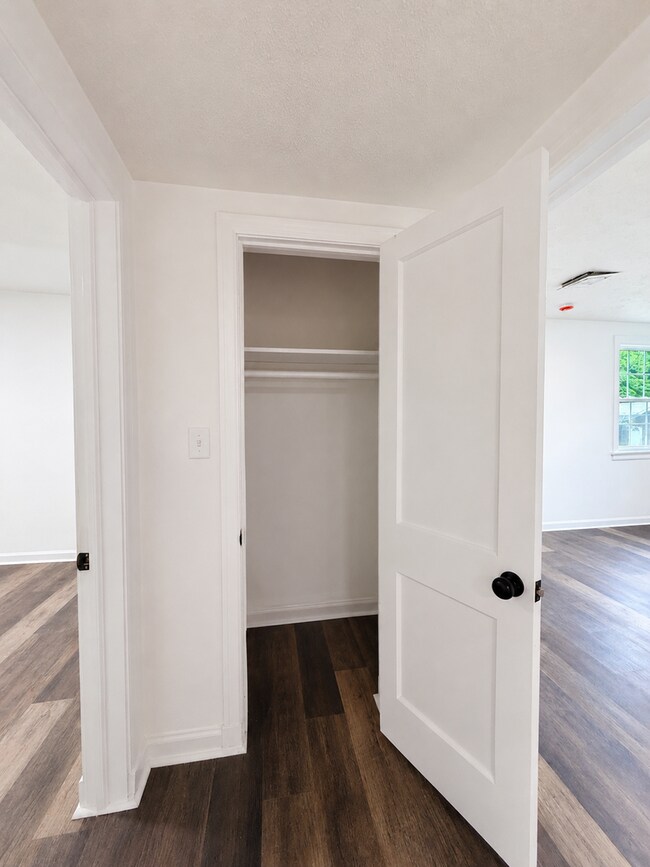 Building Photo - Recently Remodeled Home for Rent!