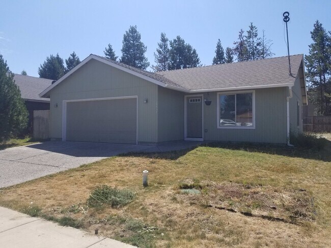 Building Photo - 16457 Cassidy Dr