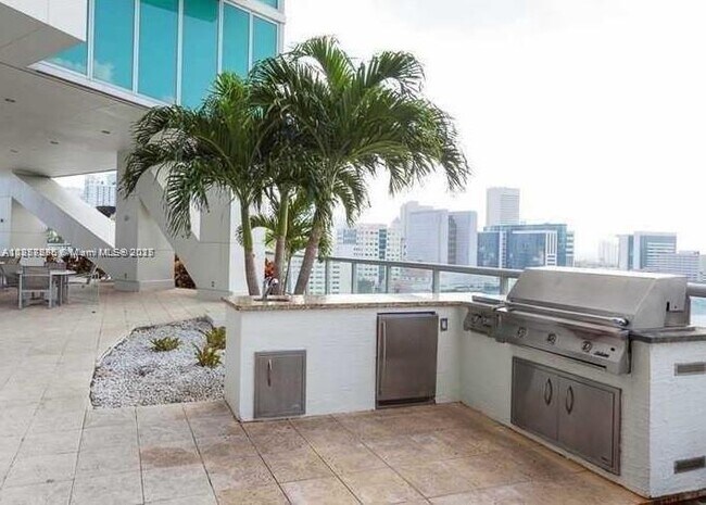 Building Photo - 888 Biscayne Blvd