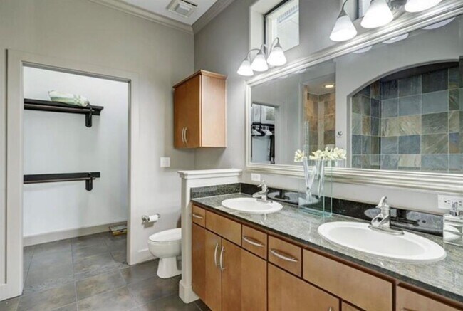 Building Photo - 1901 Post Oak Blvd