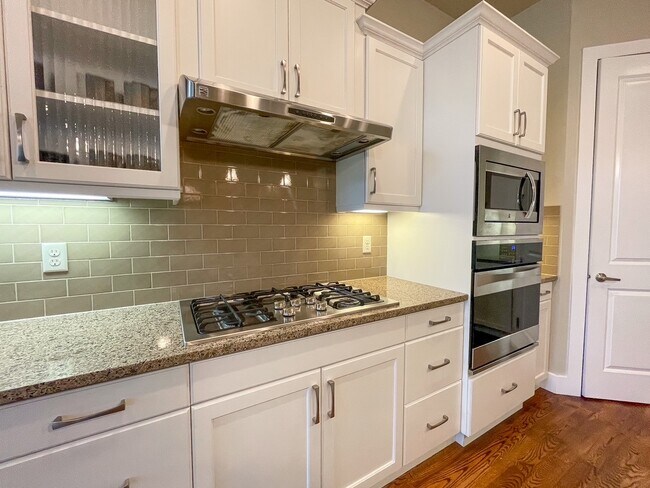 Building Photo - 307 E Grove Creek Ln