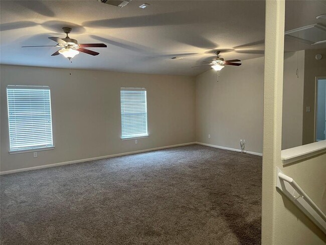 Building Photo - 5822 Coyote Echo Dr