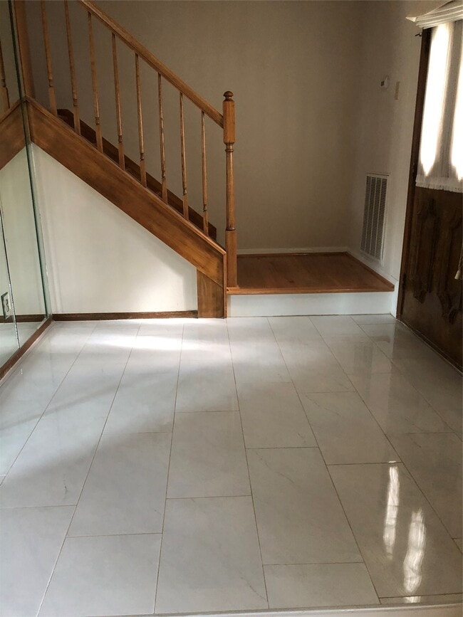 Building Photo - 2434 Hodges Bend Cir