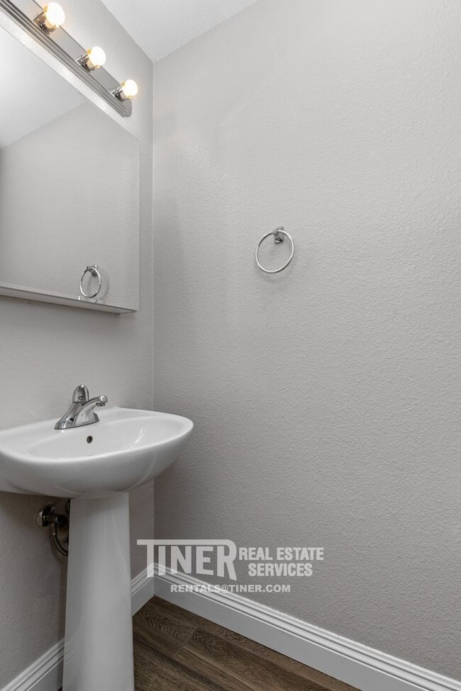 Building Photo - 1981 Amber Fields Way