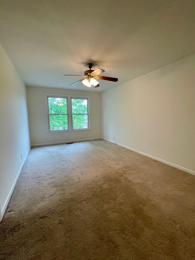 Building Photo - 6808 River Ridge Dr