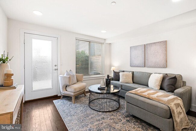 Building Photo - 1315 N 25th St