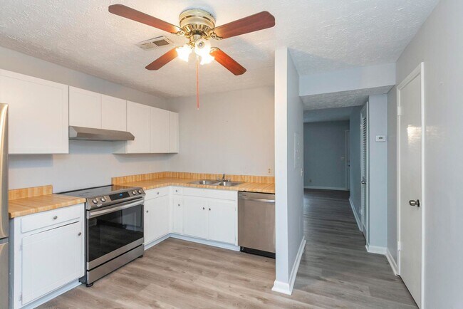 Building Photo - 3309 Falls Creek Dr