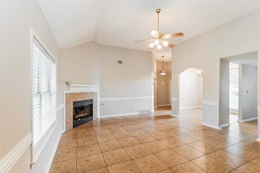 Building Photo - 2086 Heather Ridge