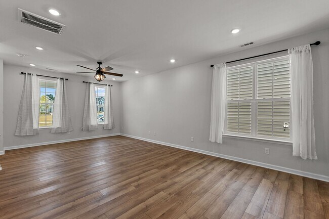 Building Photo - Stunning 3BR Home with Spacious Open Layout, Community Pool & Playground