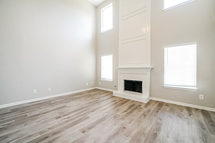 Building Photo - 27 Polo Fields NE