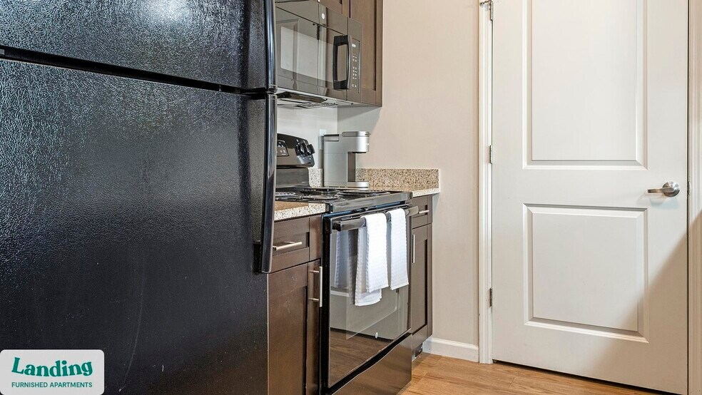 Building Photo - 4050 W Pine Blvd