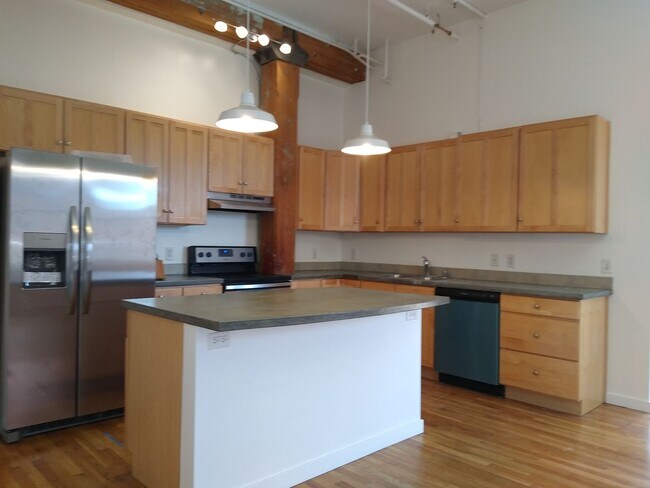 Building Photo - Loft Living At It's Finest In LODO!